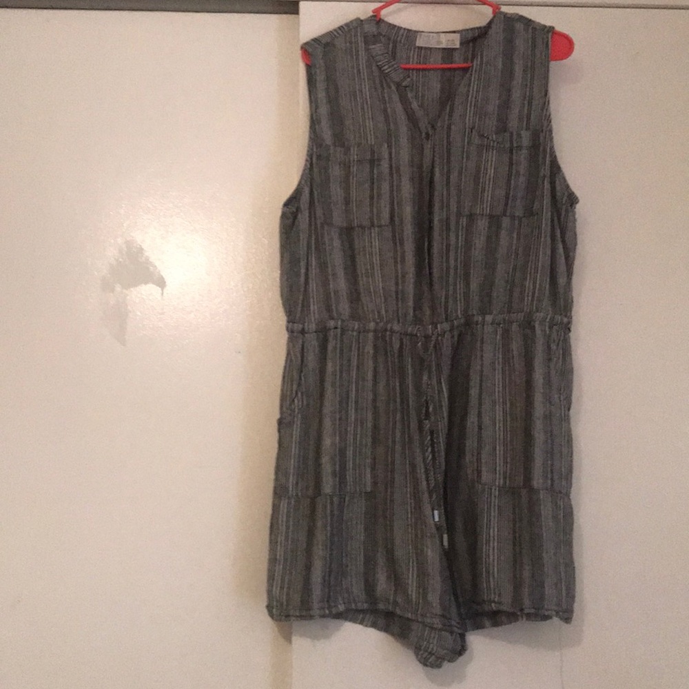 Short jump suit
